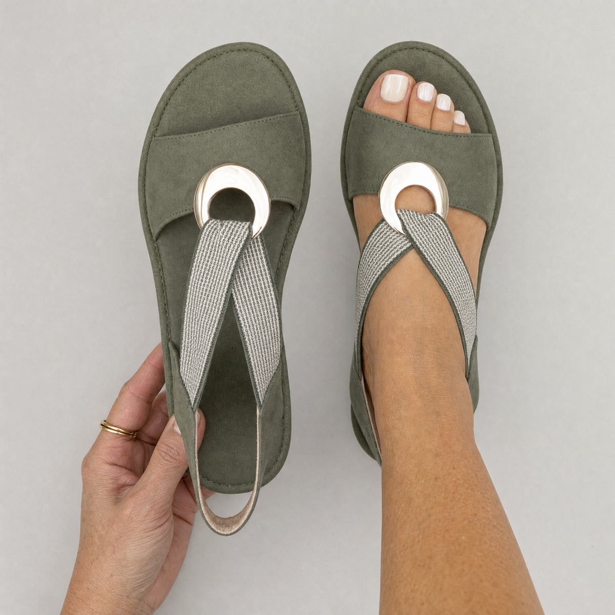 Marta | Sandali con anello dorato